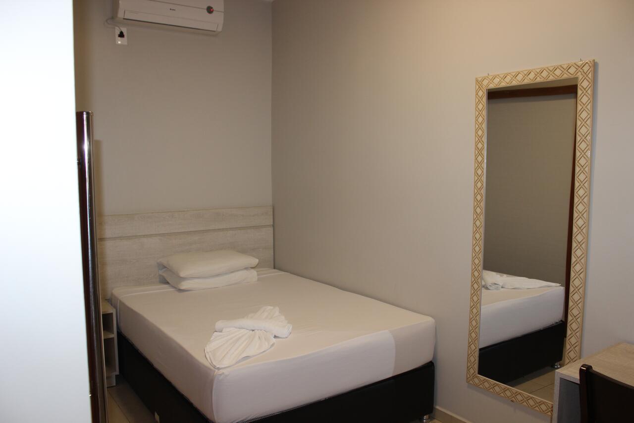 Sleep Hotel Toledo  Buitenkant foto