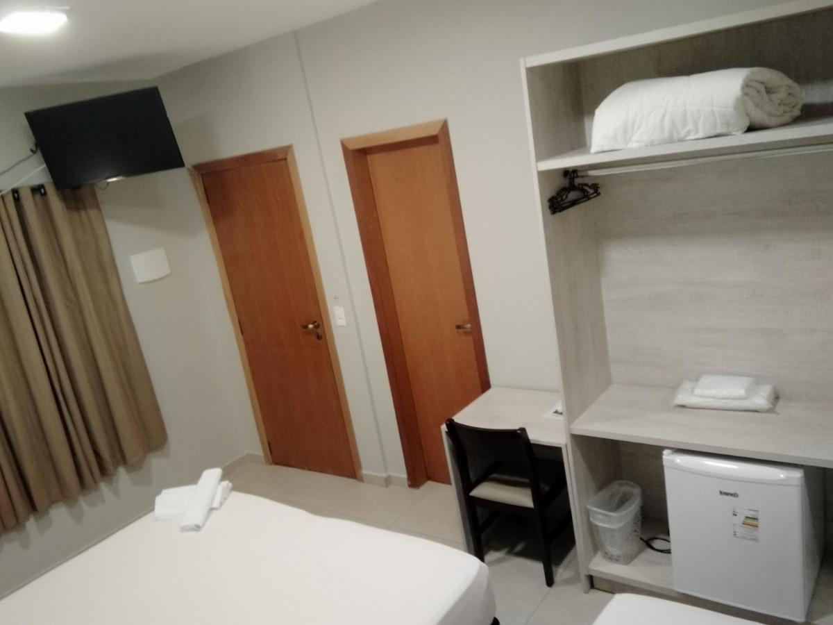Sleep Hotel Toledo  Buitenkant foto